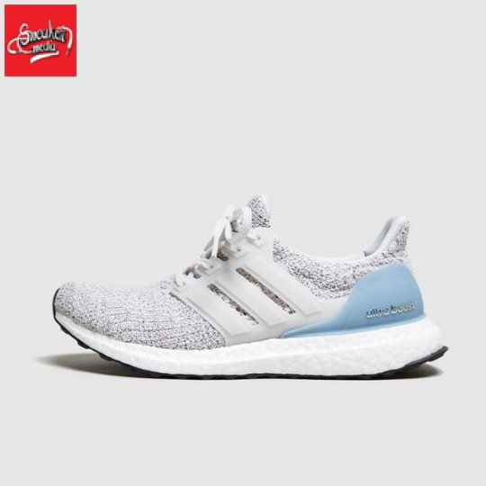 Giày thể thao thời trang hiện đại 2021